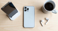 Show HN: iPhone App Takes Simultaneous Images From 2 Lenses, Fuses Into 1 Photo